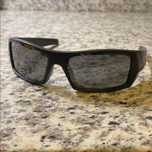 Oakley Men’s Matte Black Gascan Sunglasses